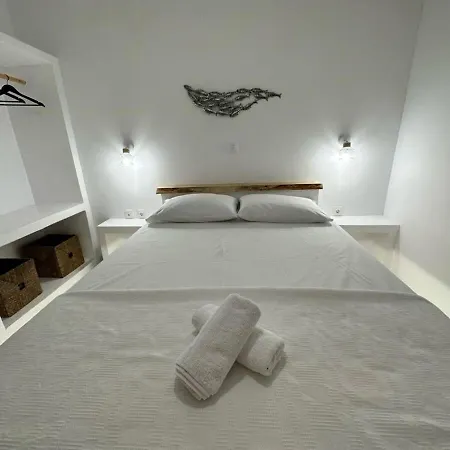 Dreamy Island Escape In Paros Naousa (Paros)